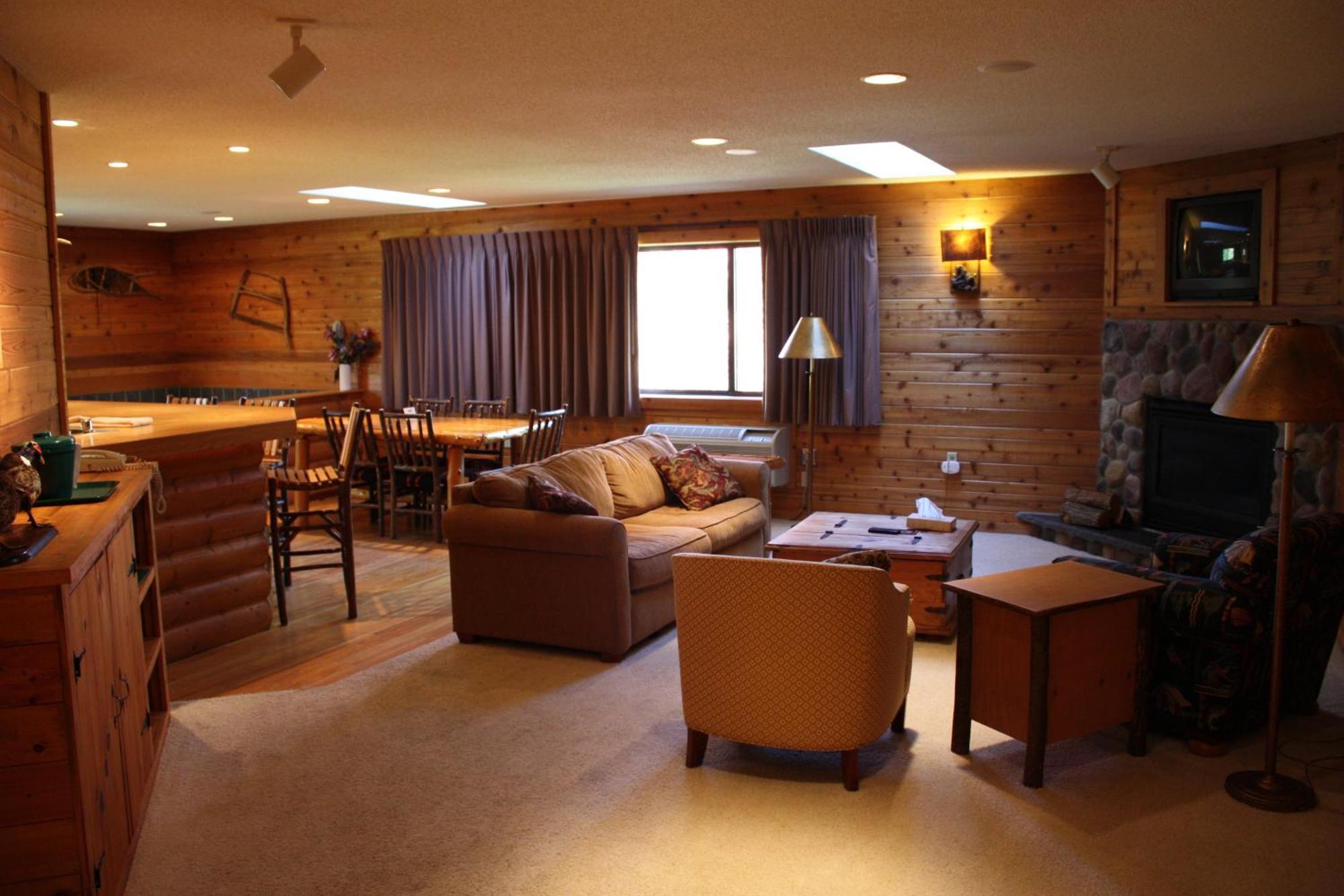 The Lodge At Crooked Lake Siren Szoba fotó